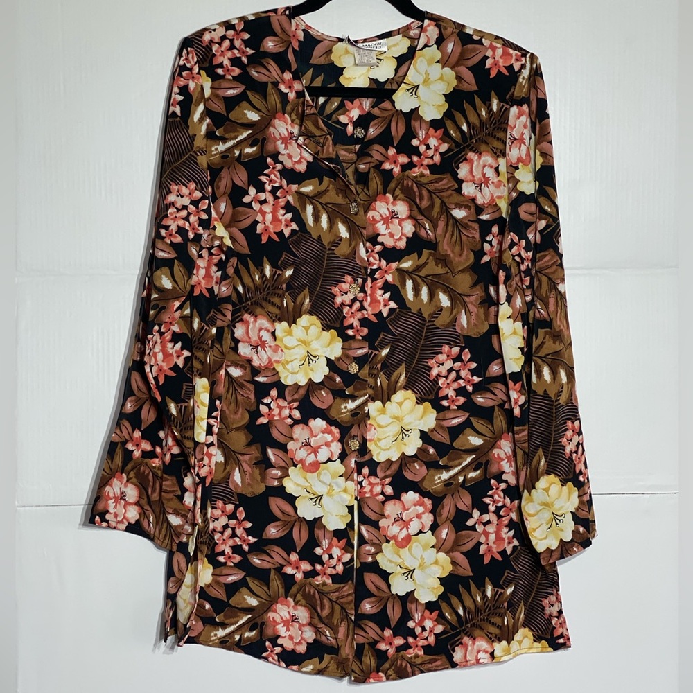 Maggie Sweet, long sleeve button to button, light material , light shoulder pad